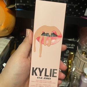 Kylie Velvet Liquid Lipstick & Lip Liner -
